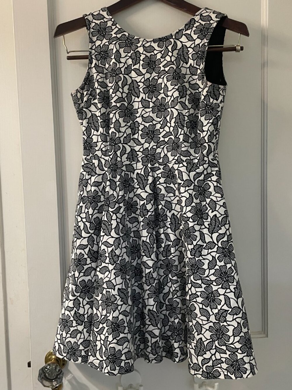 Under Skies Black and White Floral Mini Lined dress Size S - Picture 2 of 8